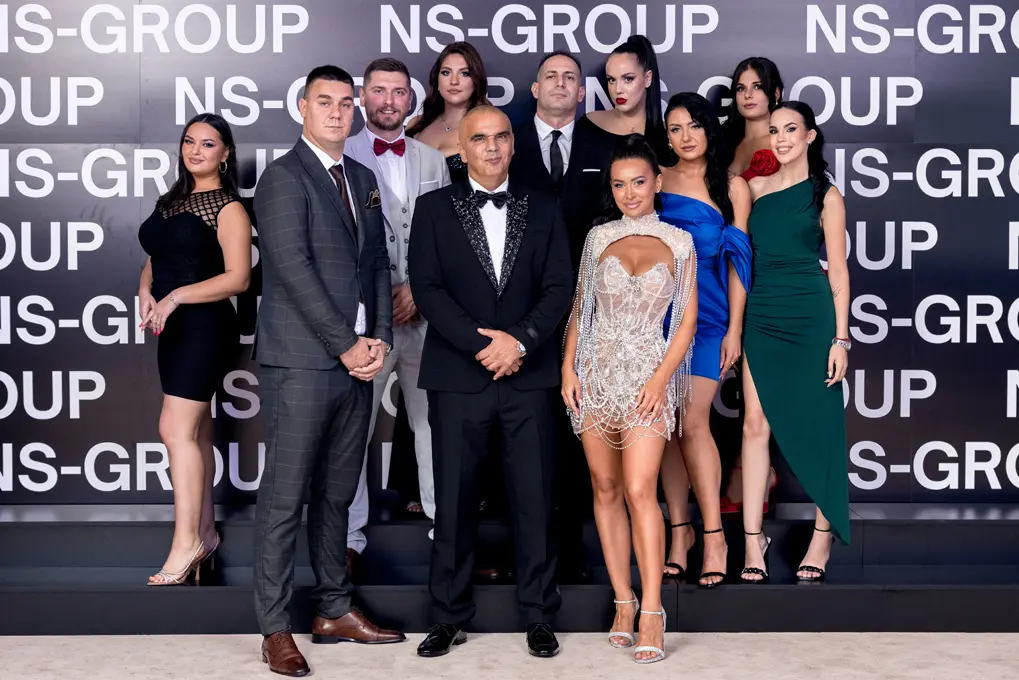 group picture arts nekretnine